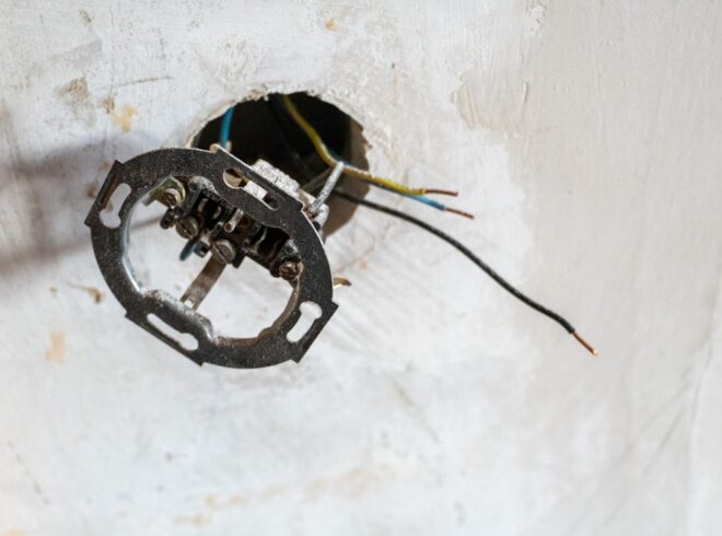 signs your home needs electrical repair